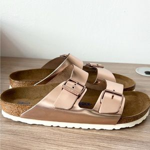 Birkenstock Arizona Soft Bed Sandal | Color : Metallic Cooper